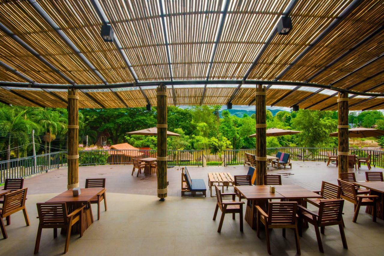 Binlha Raft Resort Ban Huai Maenam Noi Extérieur photo